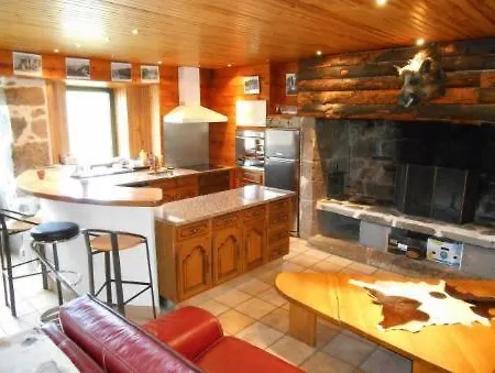 Holiday home Maison Au Giraldes Puy Mary Volcan Chalet Gr400
